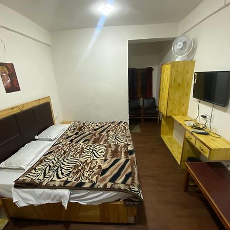 The Prasher Lodge Mall Road Manali Kültér fotó