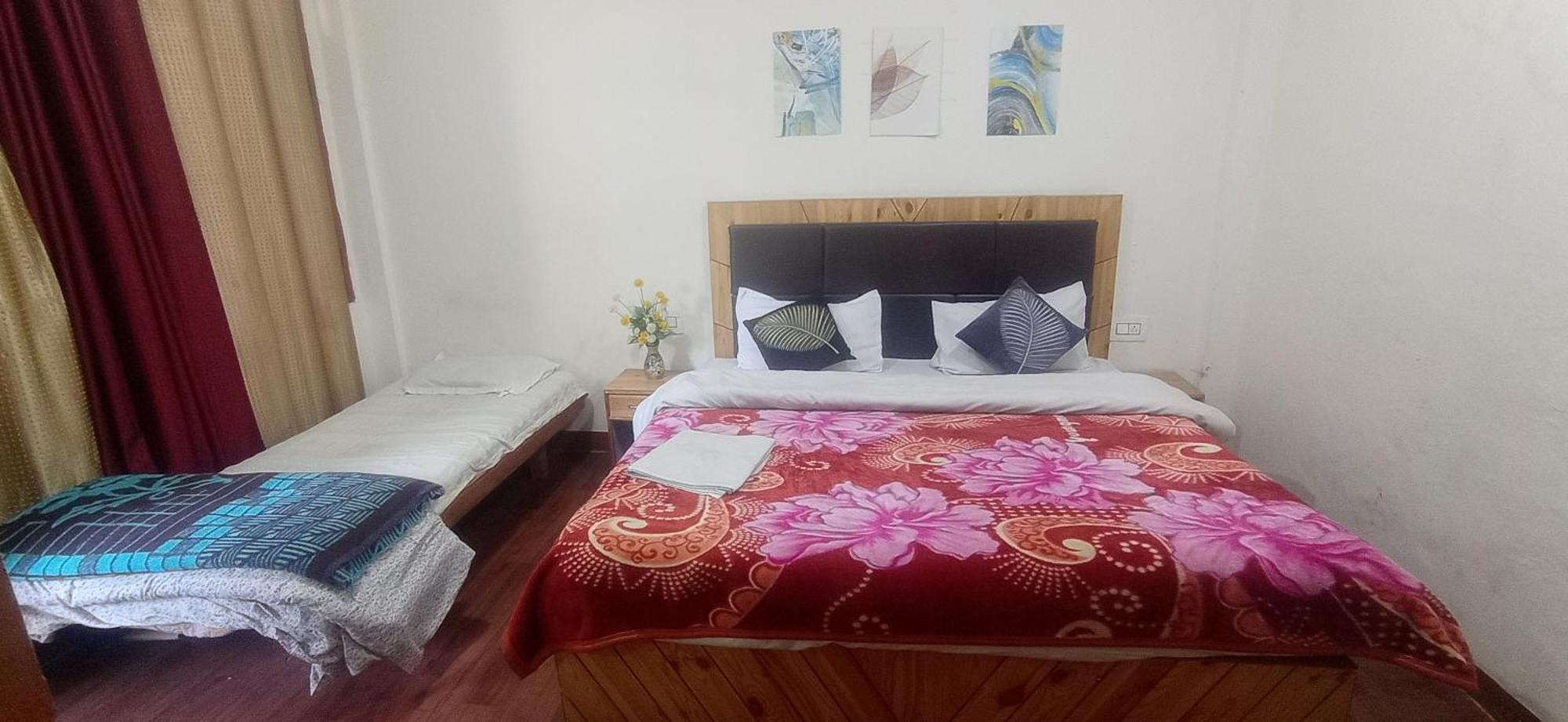 The Prasher Lodge Mall Road Manali Kültér fotó