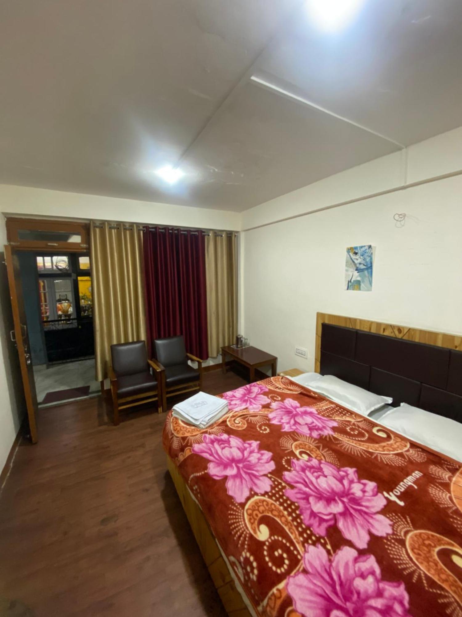 The Prasher Lodge Mall Road Manali Kültér fotó