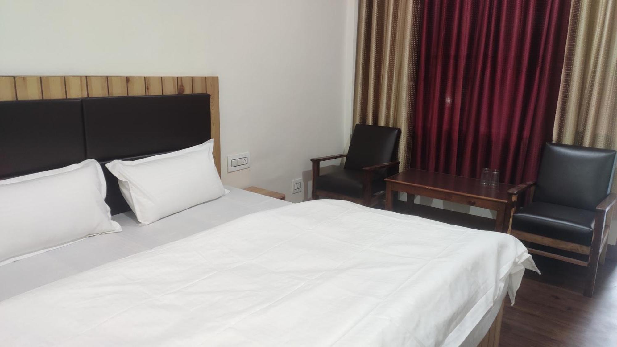 The Prasher Lodge Mall Road Manali Kültér fotó