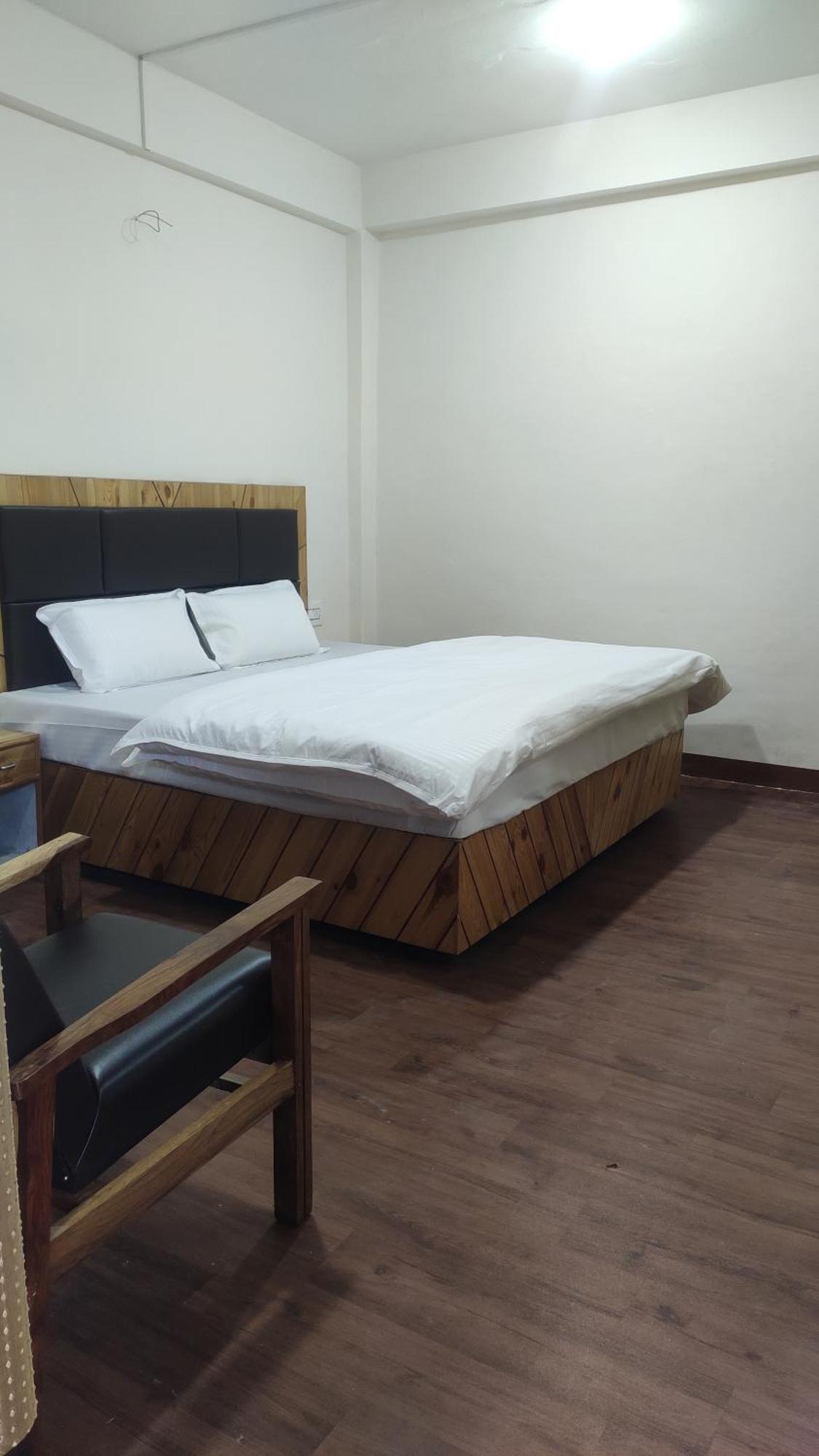 The Prasher Lodge Mall Road Manali Kültér fotó